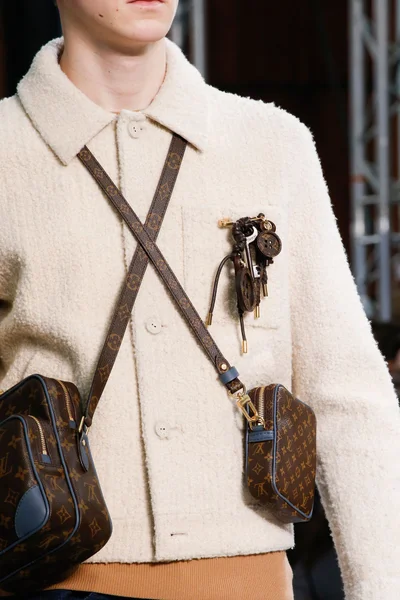 Look 34